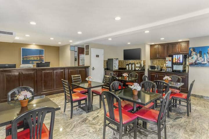 Breakfast area